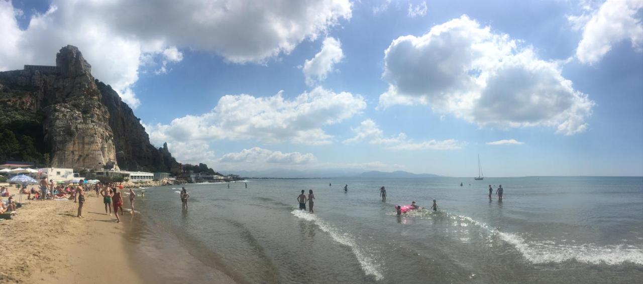 Beach Holiday Villa Terracina Exteriör bild