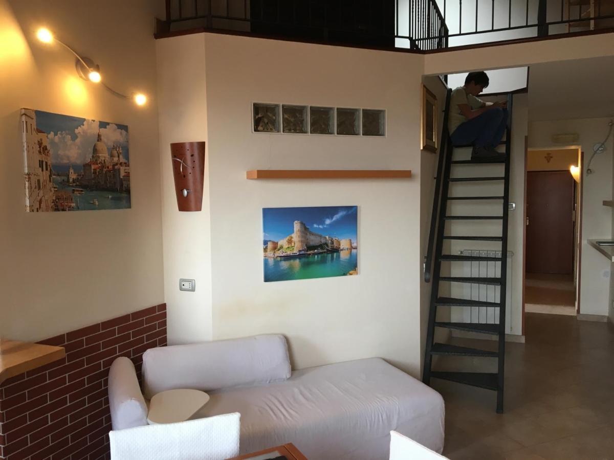 Beach Holiday Villa Terracina Exteriör bild